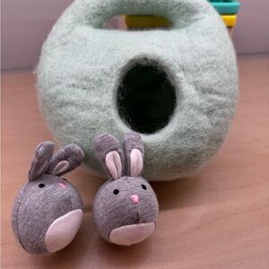 Lovevery Small Pets Felt Hideaway with Gray Bunny Toys - Soft Mint Hideout